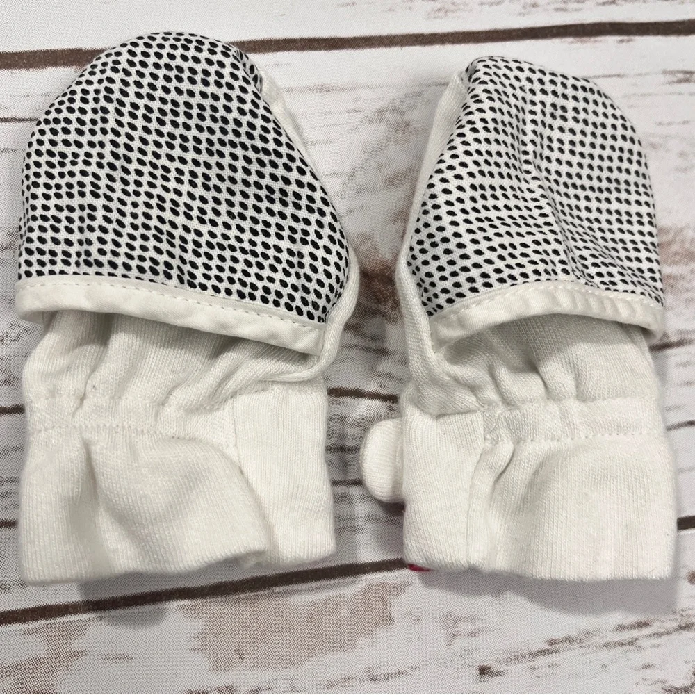 Baby Scratch‎ Mittens Animal Print - White and Green